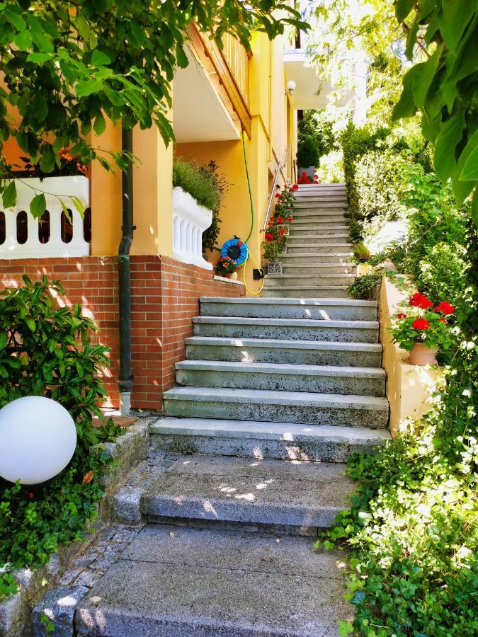 Mediterran-Skandinavisch - Outdoorwhirlpool Ganzjaehrig Burgthann Eksteriør billede
